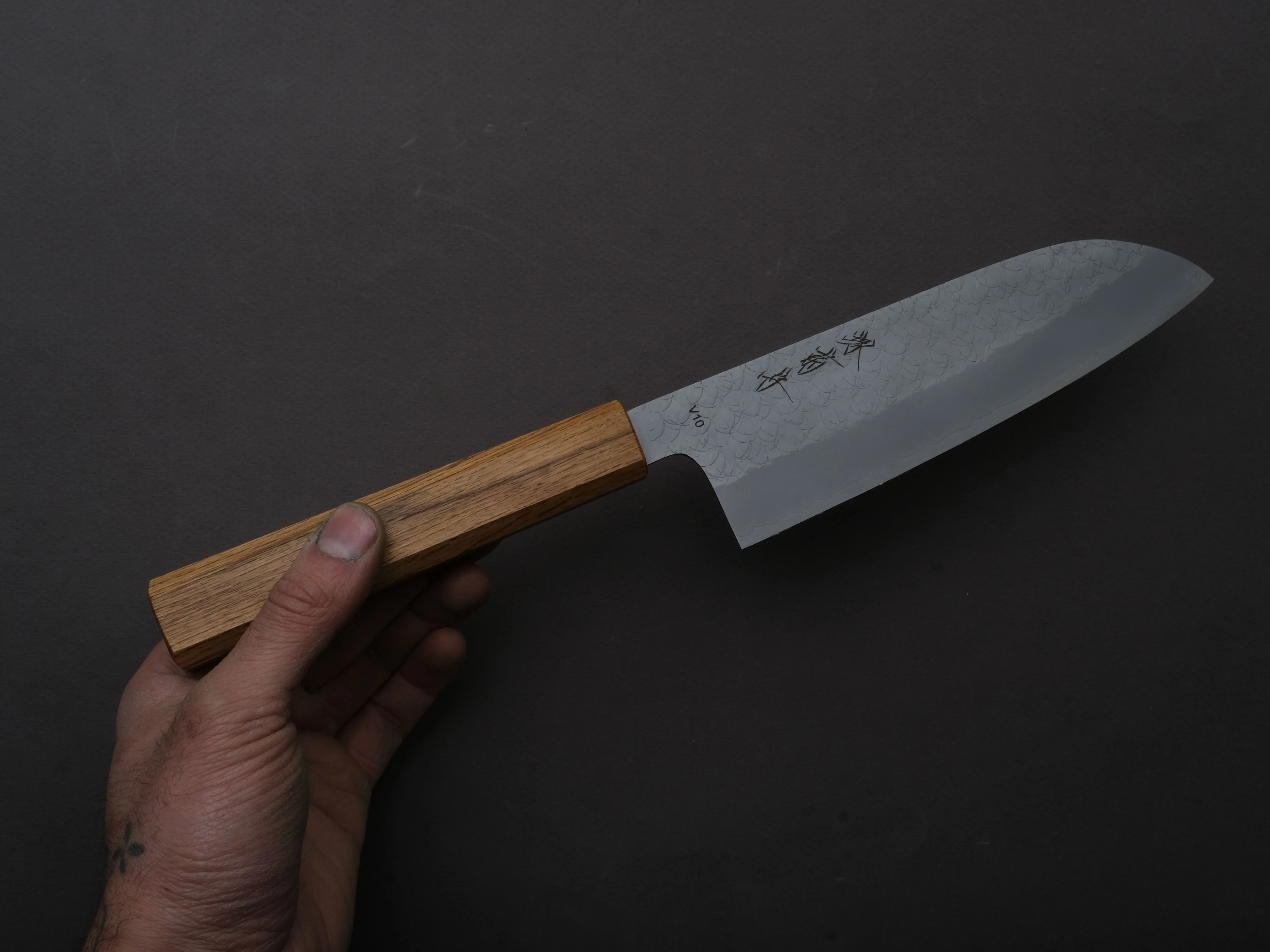 Sakai Kikumori - TS10 - VG10 - Tsuchime - Santoku - 165mm - Oak Handle - Image 4