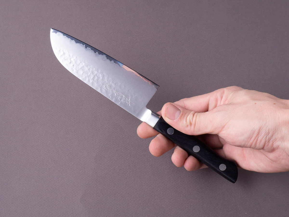 Sakai Kikumori - VG5 - 120mm - Santoku - Western Black Pakka Handle - Image 8