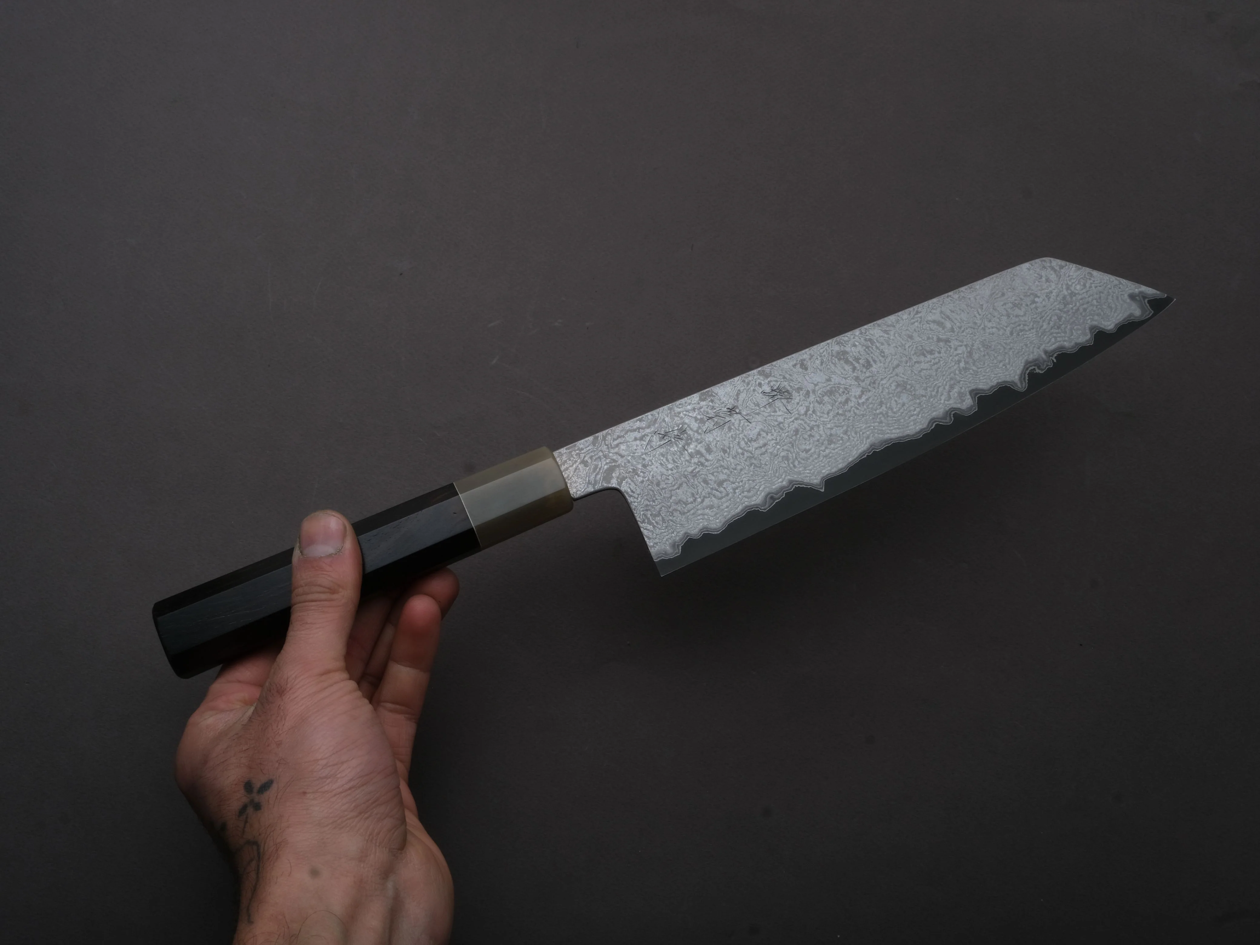 Sakai Kikumori - YOGIRI - Super Blue - Stainless Clad - Forced Patina - Kiritsuke Gyuto - 225mm - Ebony Handle - Image 5