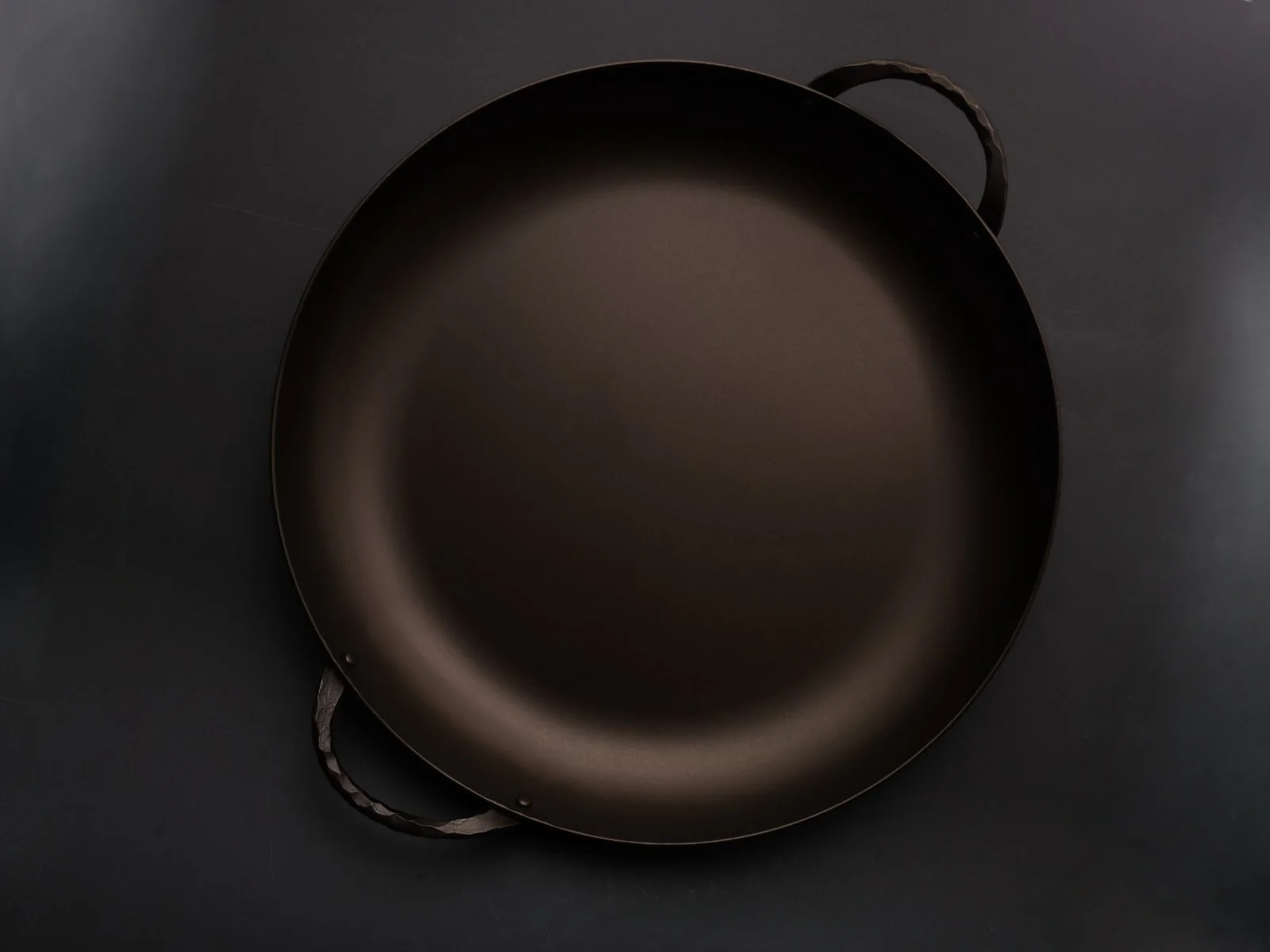 Smithey Ironware - Forged Carbon - 17" Paella Pan