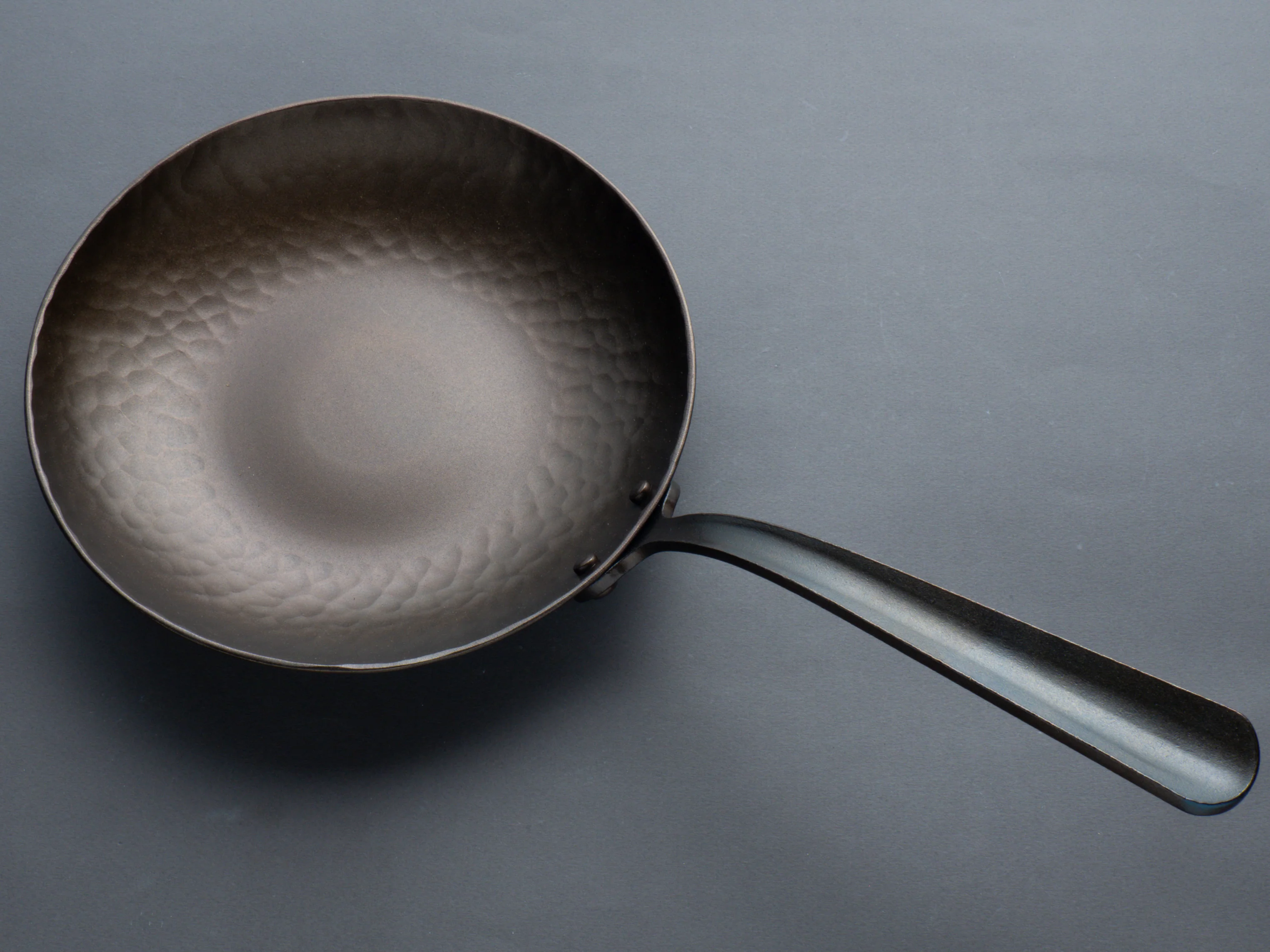 Smithey Ironware - Forged Carbon - Little Farmhouse Skillet