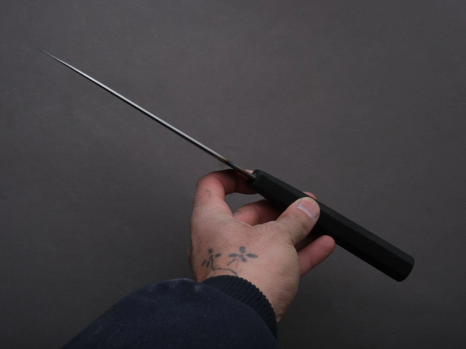SOFTCUT - 80CrV2 Carbon - Kurouchi - 170mm Santoku - Charred Oak Handle - Image 5
