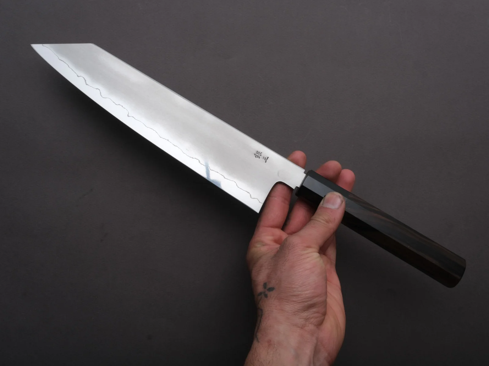 Tetsujin - Silver #3 - Kasumi - Kiritsuke Gyuto - 240mm - Taihei Makassar Ebony Handle - Image 4