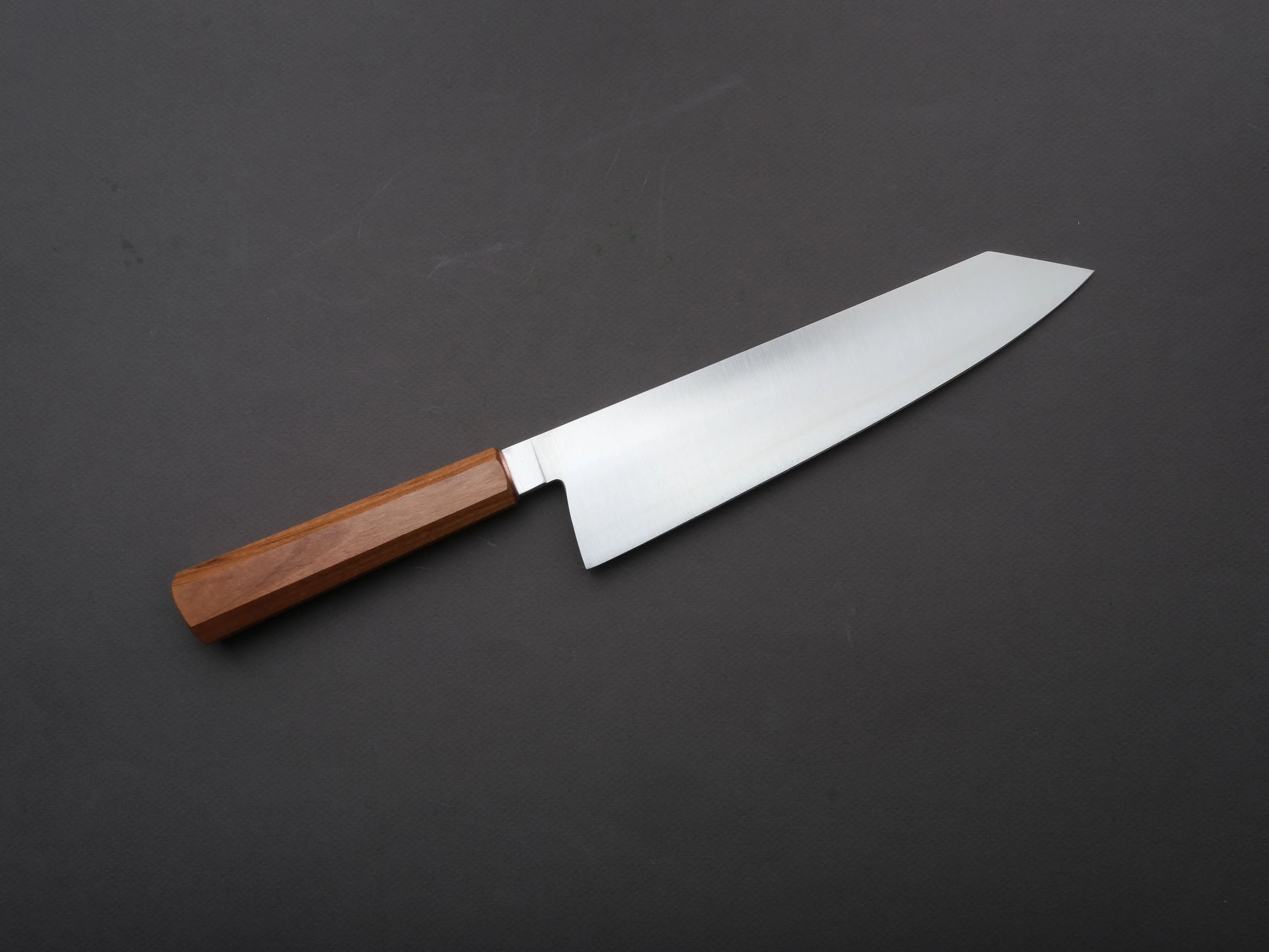 Vachon Knives - AEB-L Stainless - Gyuto - 220mm - Cherry/Copper - Image 2