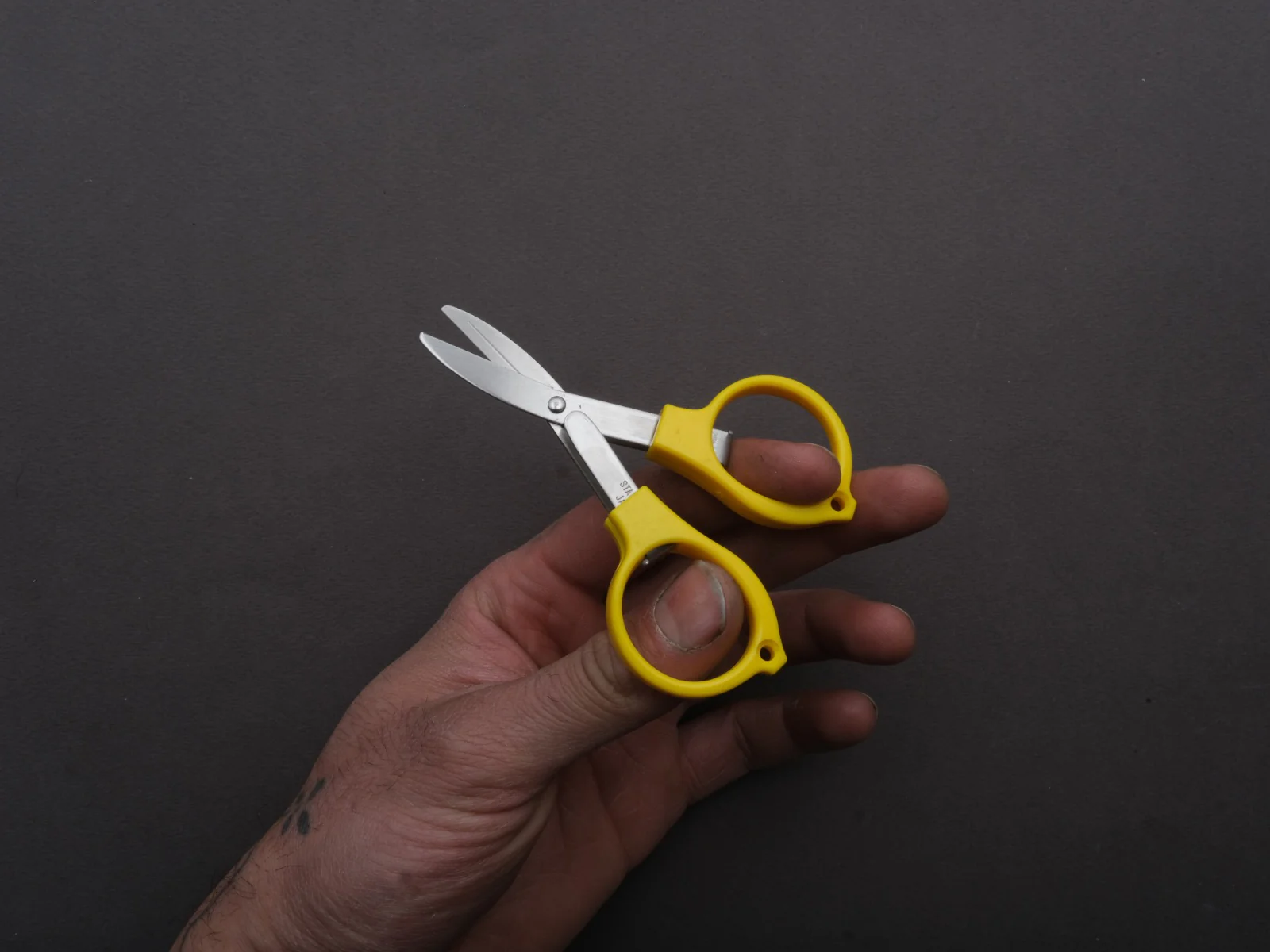 Yoshida - Megane Folding Scissors - Image 4